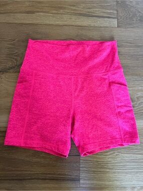 Offline by Aerie the Hugger 5 inch bike shorts